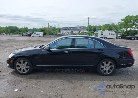 2011 Mercedes-Benz S 400 Hybrid z USA, uszkodzony, nr VIN WDDNG9FB9BA366184